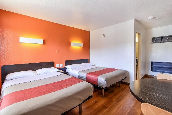 Motel 6-San Jose, CA - South image 1