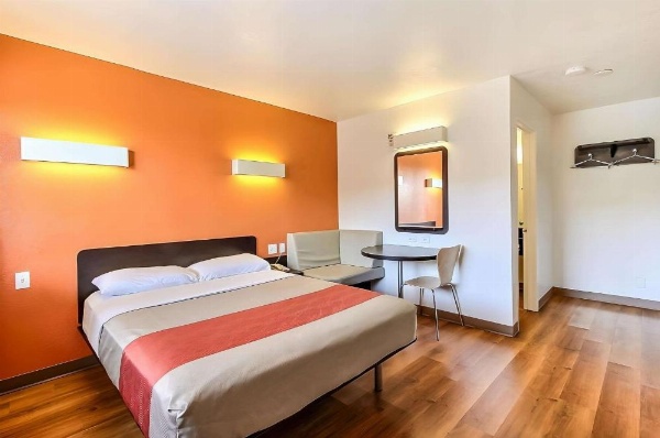 Motel 6-San Jose, CA - South image 13