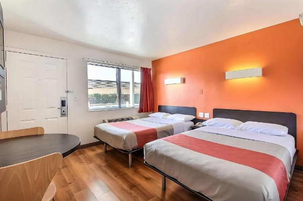 Motel 6-San Jose, CA - South image 9